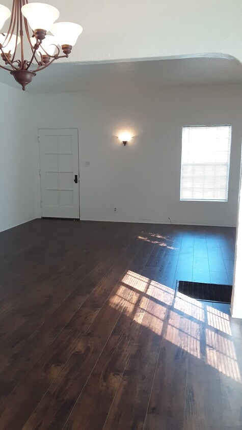 Primary Photo - 303 N 4th St