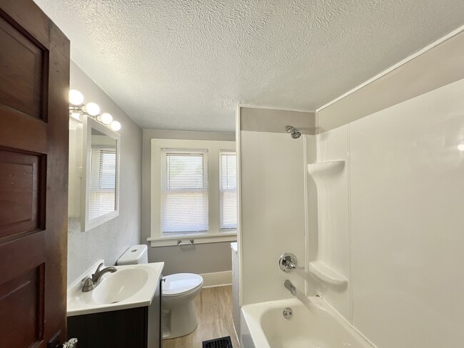 Foto del edificio - 1549 Porter Ave