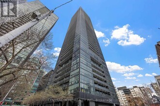 Building Photo - 101-3101 Charles St E