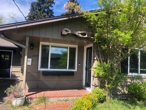 Building Photo - 2275 Hideaway Ct