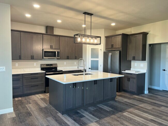 Building Photo - 3538 Veanna Blvd