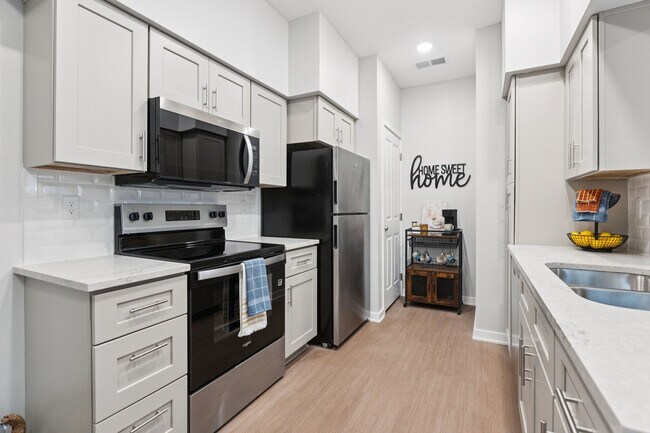Building Photo - Raintree Apartments