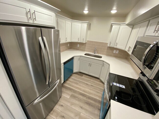 Foto del edificio - Completely Renovated Provo Condo Available...