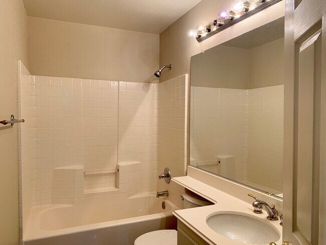 Foto del edificio - Beautiful Townhouse in Aliso Viejo