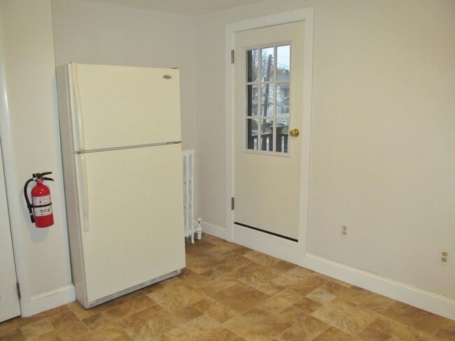 Building Photo - 146 E Cliff St