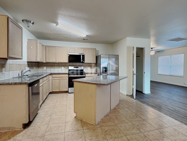 Building Photo - 11806 Skydale Dr