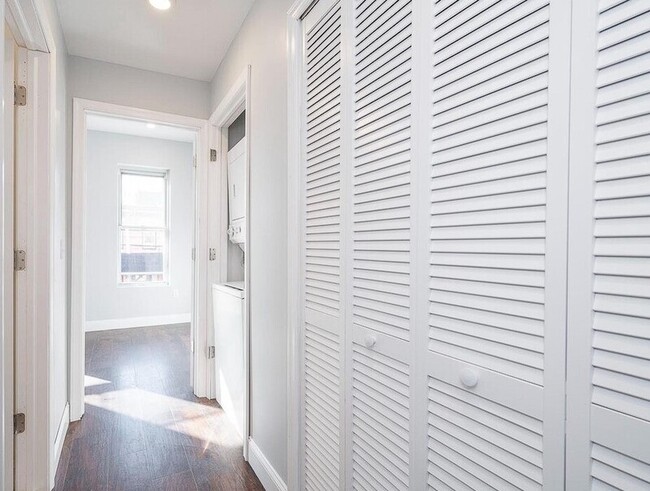 Foto del edificio - 1135 W Somerset St