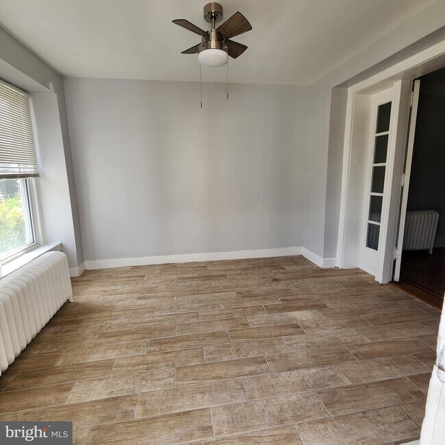 Foto del edificio - 5645 Diamond St