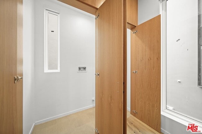 Building Photo - 849 Mariposa Ave