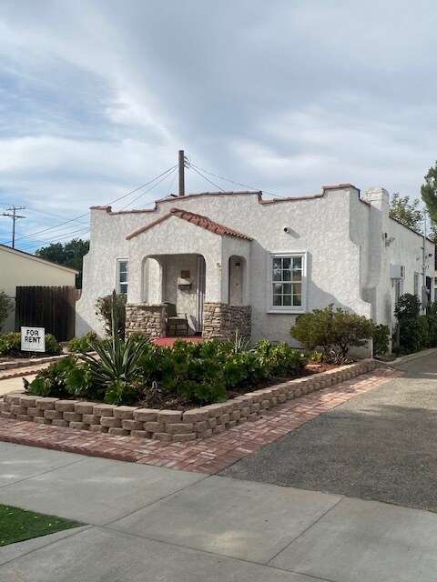 Alternate Angle - 515 Thompson Ave