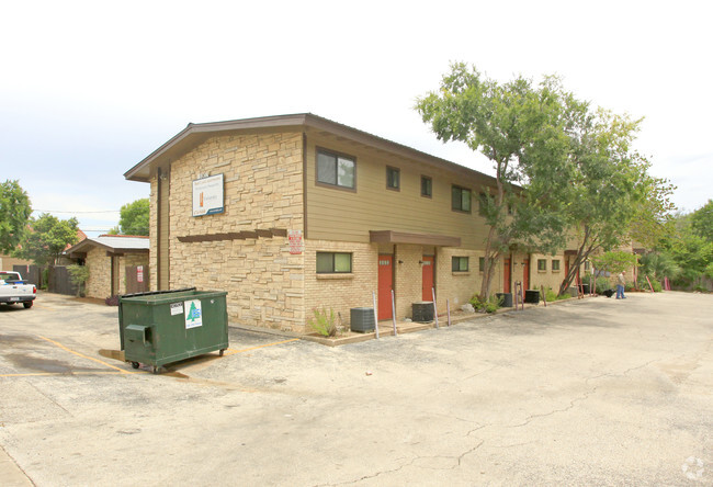 Primary Photo - Bull Creek Apartments