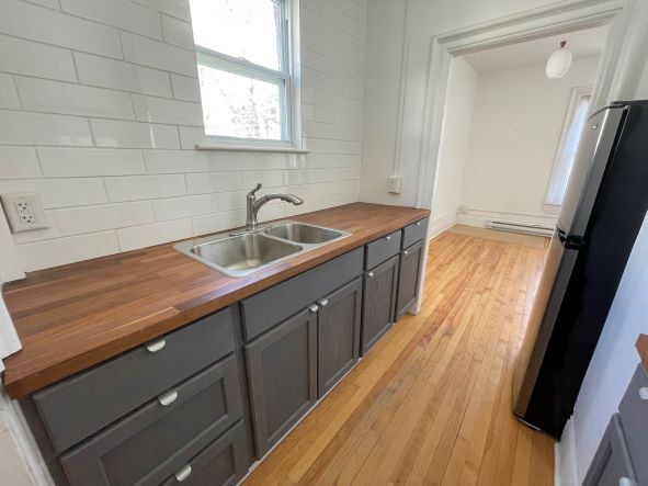 Photo du bâtiment - 114 Carmarthen St