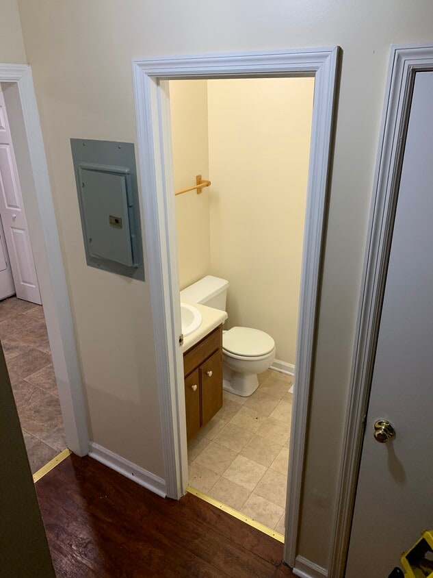 Primary Photo - 3101 Conviser Dr