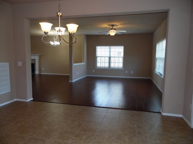 Building Photo - 4 Bedrooms Edinburgh Subdivision!