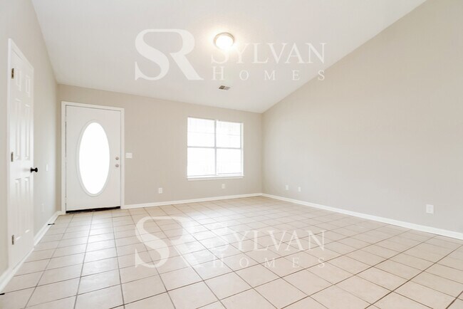 Foto del edificio - 520 Country Garden Dr