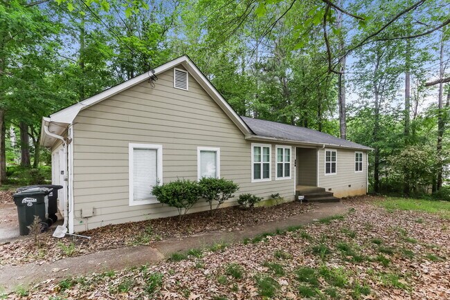 Building Photo - 520 Gregory Manor Dr SW