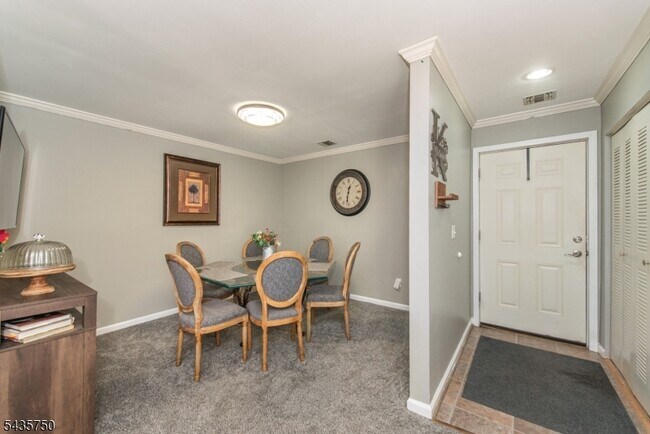 Building Photo - 127 Falcon Ridge Way N
