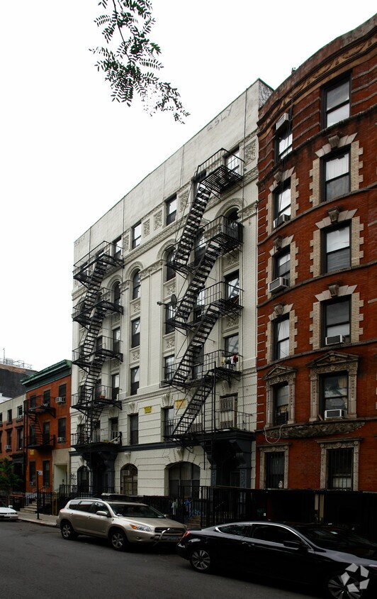 Building Photo - 229-231 Henry St