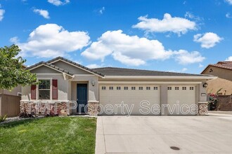 Building Photo - 1141 Vista Verde Dr