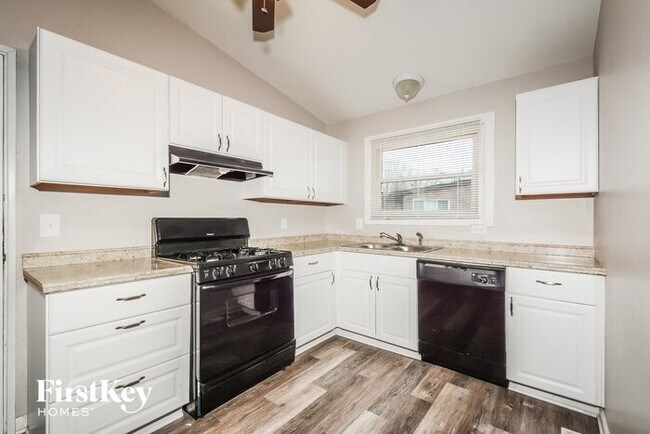 Building Photo - 2320 Palomino Ln