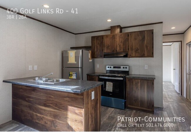 Foto del edificio - 400 Golf Links Rd