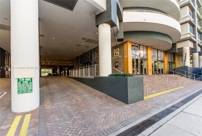 Foto del edificio - 60 SW 13th St