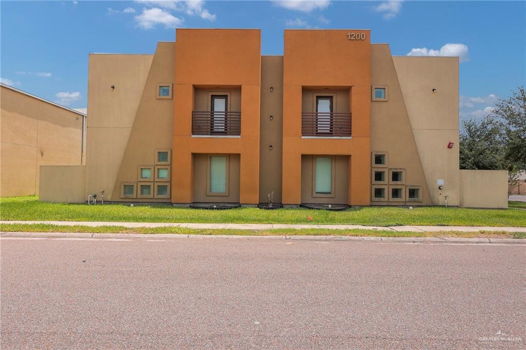 Foto principal - 1200 E Daffodil Ave