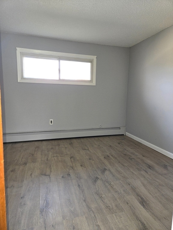 Building Photo - 19 Chapman Ave