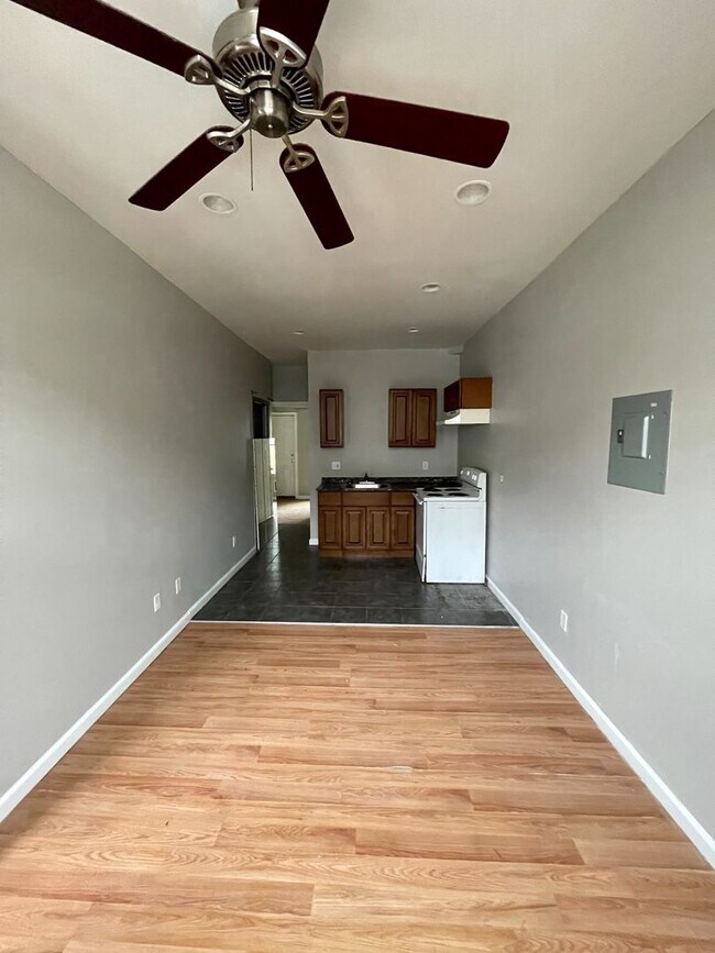 Foto del edificio - 3374 Amber St
