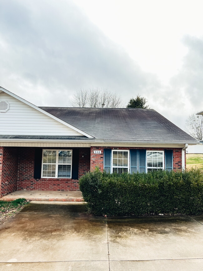 Building Photo - 350 Miller Pointe Dr