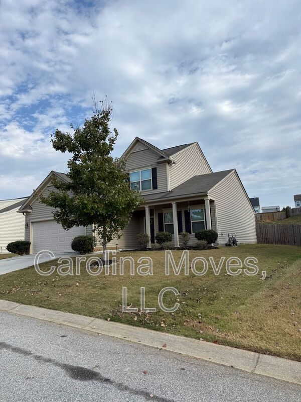 Foto del edificio - 451 Riverdale Rd
