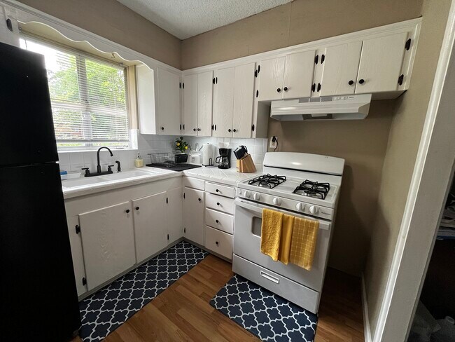 Acceso completo a la cocina - 39 Rosemont Dr