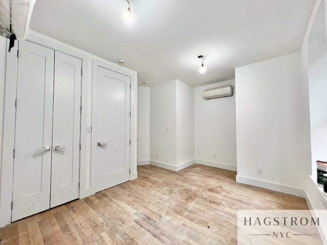 Building Photo - 322 E 93rd St