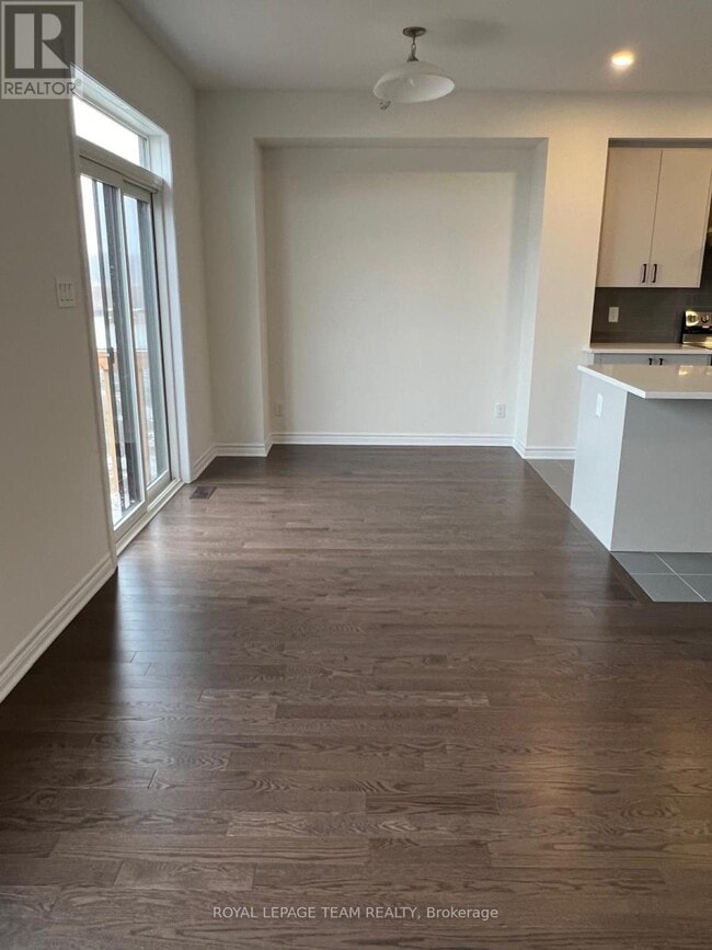 Building Photo - 53 Chemin de Jargeau Rd