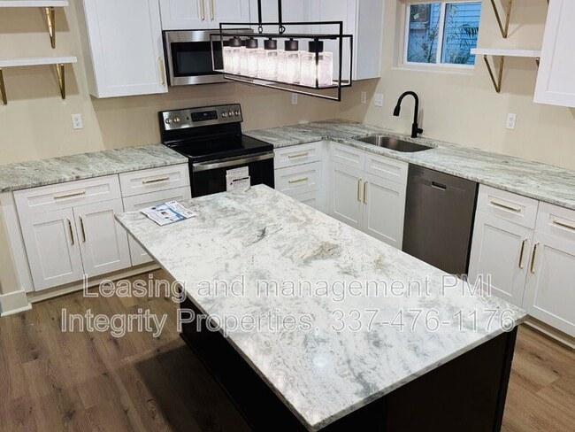 Foto del edificio - 136 Greentree Dr