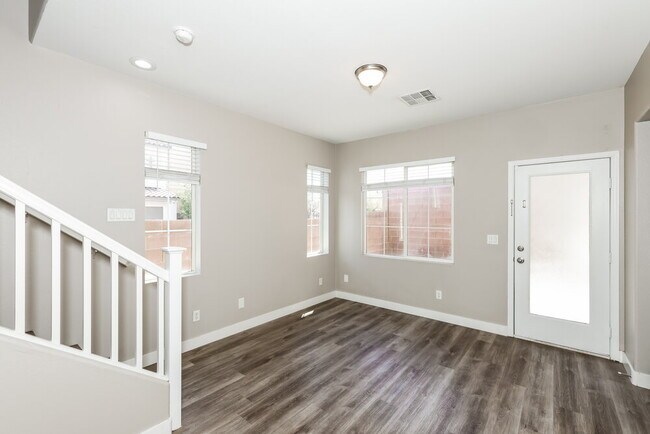 Foto del edificio - 9881 Lime Tree St