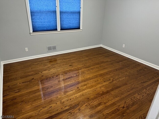 Building Photo - 133 Highview Dr