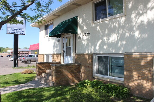 Foto del edificio - 4229 Central Ave NE