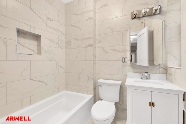 Building Photo - 35 East 84th Street