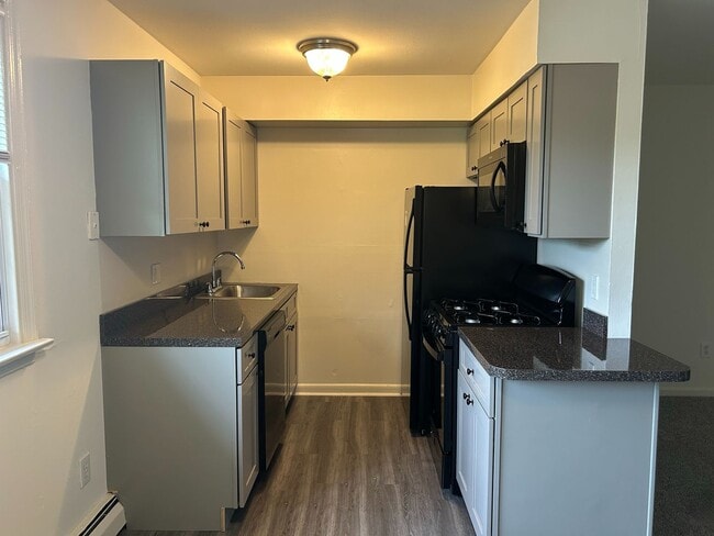 Interior Photo - Broadmore Apartments
