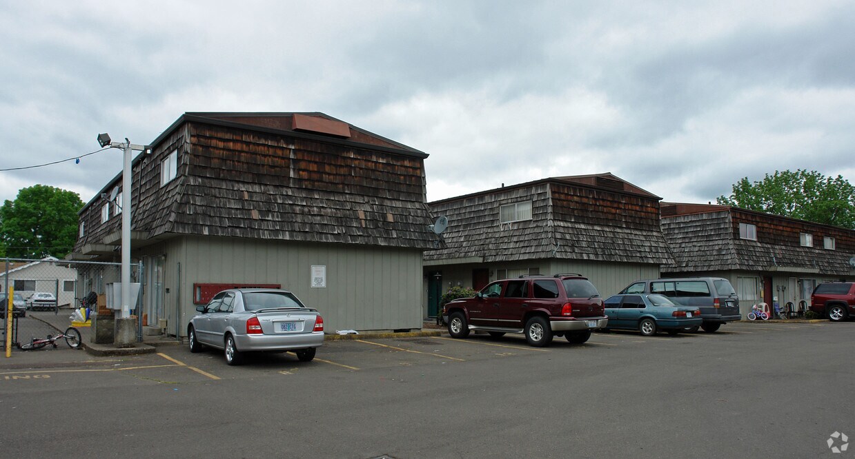 Building Photo - Benton Townhouses