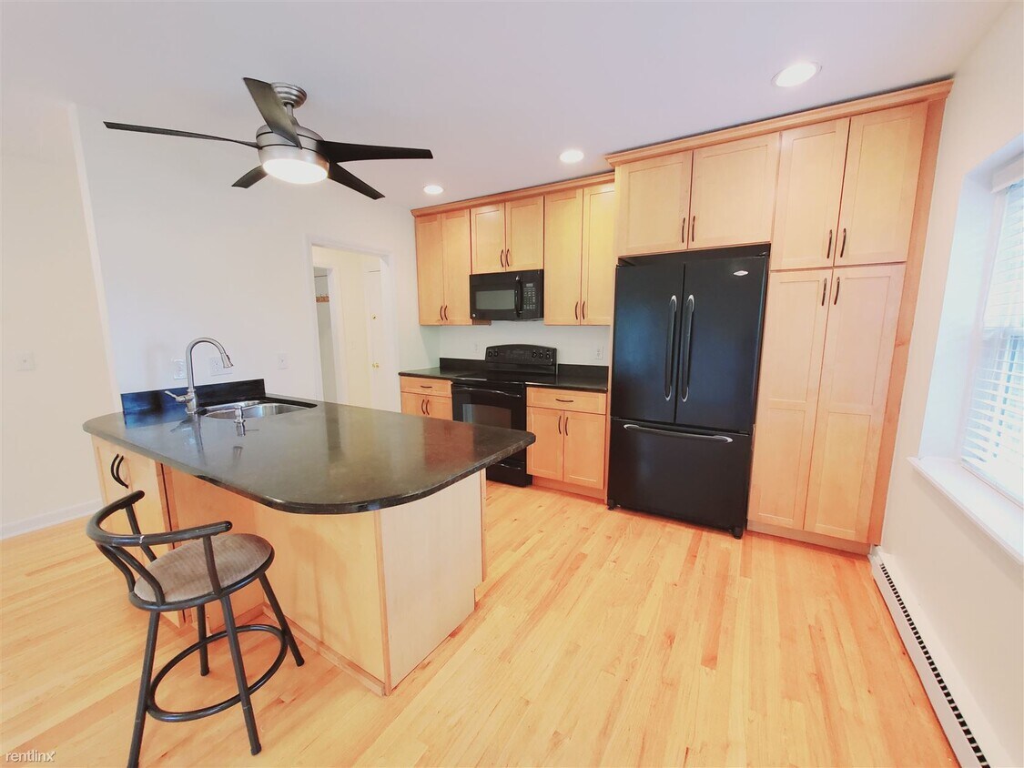 Primary Photo - 1 br, 1 bath Condo - 36 Turn of River Rd U...