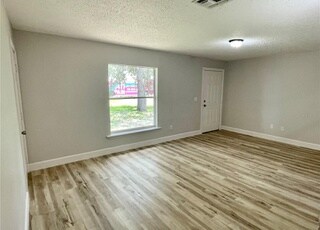 Building Photo - 724 Lucaya Dr