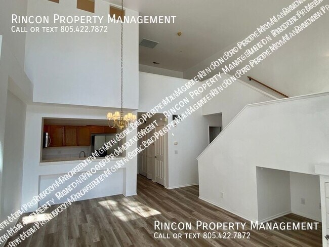 Building Photo - Updated California Lighthouse Townhome *2 ...