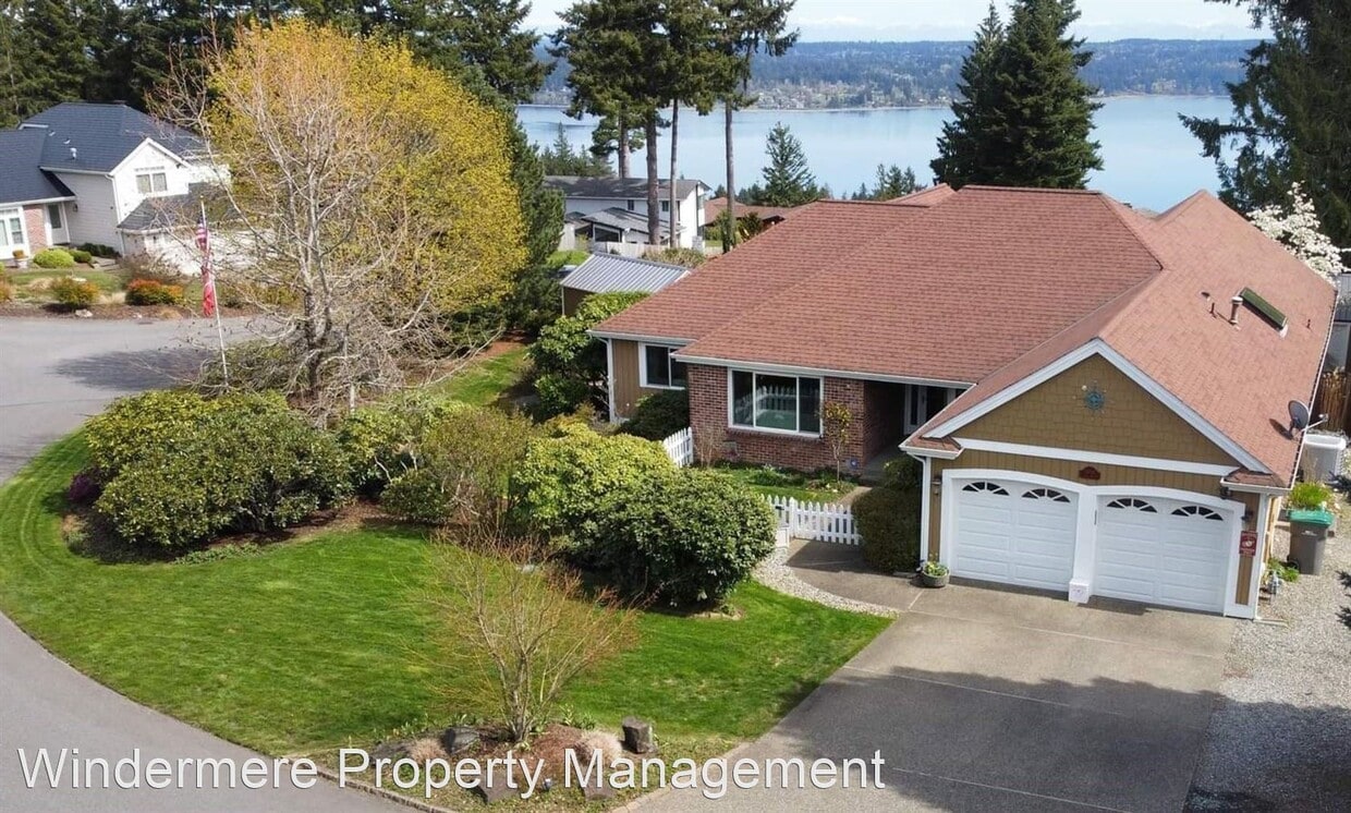 3 br, 2 bath House 5810 Eldorado Place NW House Rental in Bremerton