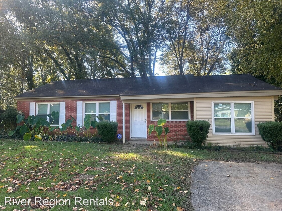 3 br, 1.5 bath House 3810 Robbins Road House Rental in Montgomery