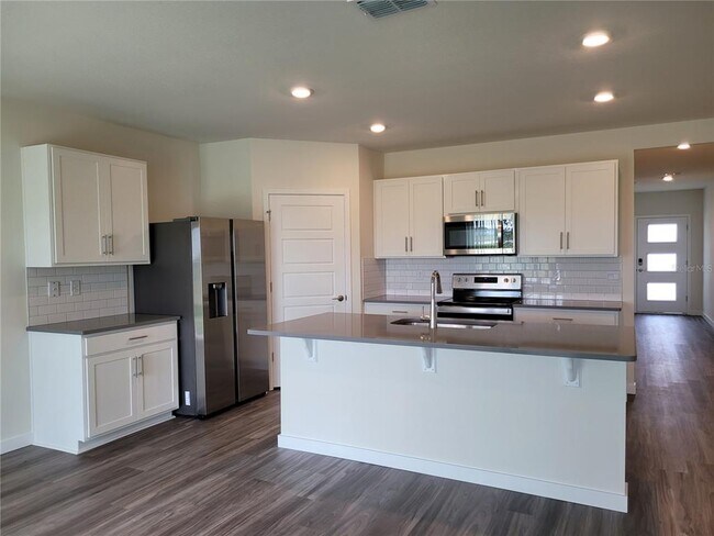 Foto del edificio - 399 Tanis Ave