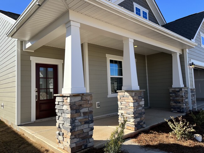 Building Photo - 114 Pampas Pl