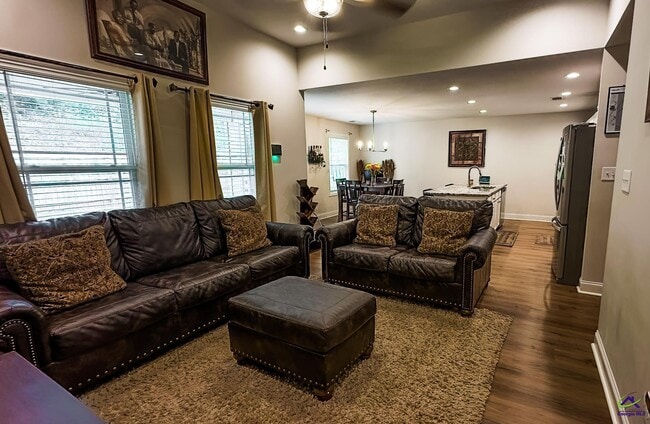 Building Photo - 181 Red Tail Cir