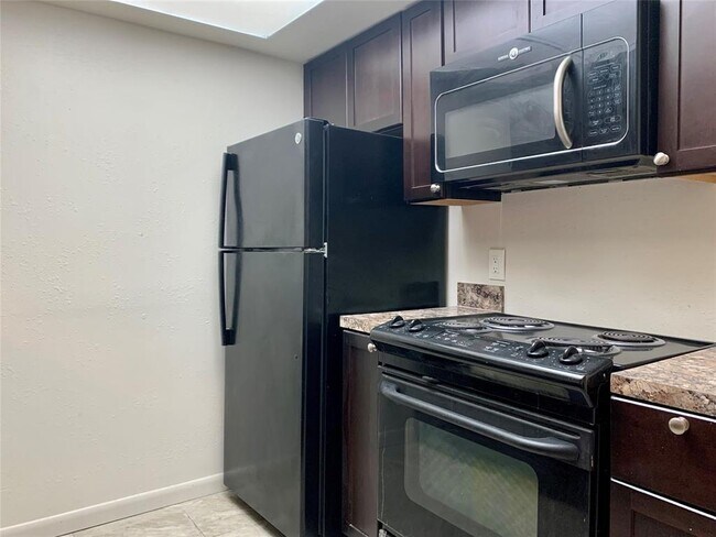 Foto del edificio - 2820 S Bartell Dr